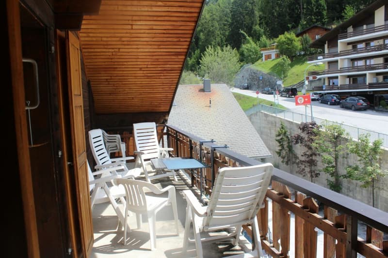 Attic apartment opposite the cable car; RARE! (7)