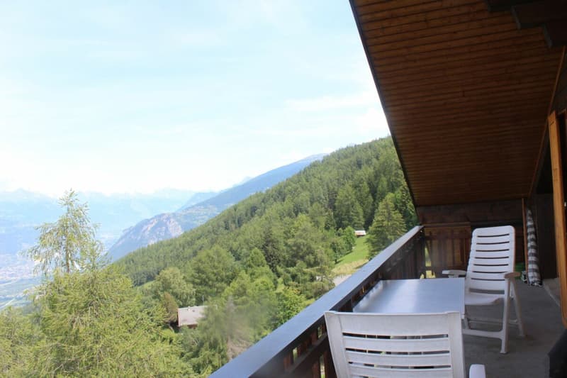 Attic apartment opposite the cable car; RARE! (8)