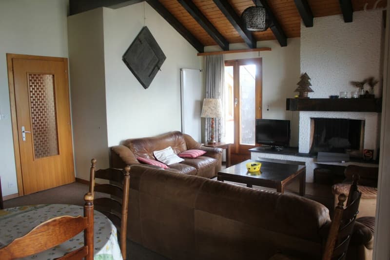 Attic apartment opposite the cable car; RARE! (5)