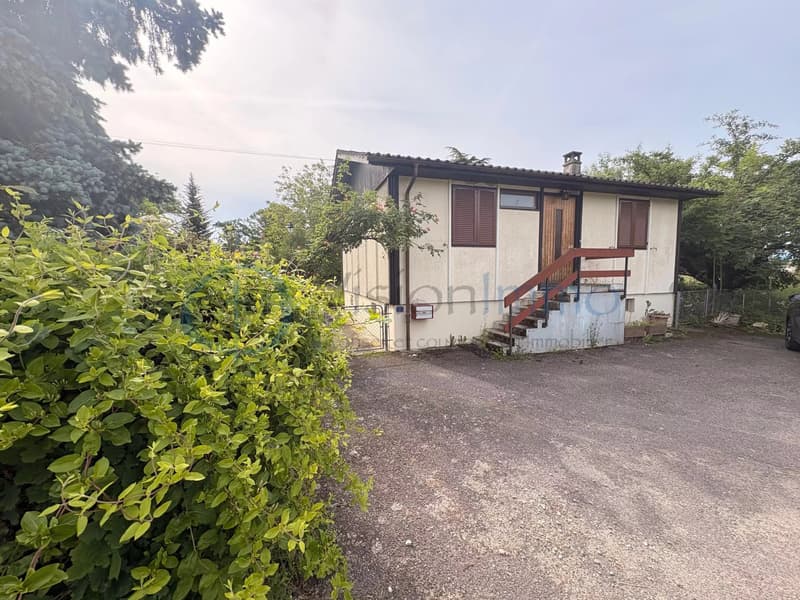 INDIVIDUAL HOUSE TO RENOVATE ? GREAT POTENTIAL ON LARGE PLOT IN AGRICULTURAL ZONE (3)