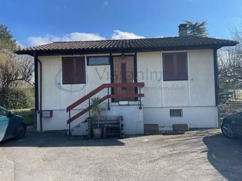 INDIVIDUAL HOUSE TO RENOVATE ? GREAT POTENTIAL ON LARGE PLOT IN AGRICULTURAL ZONE (6)