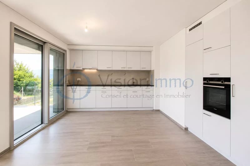 Wohnung von 3,5 Zimmern mit Terrasse und Seeblick (2)