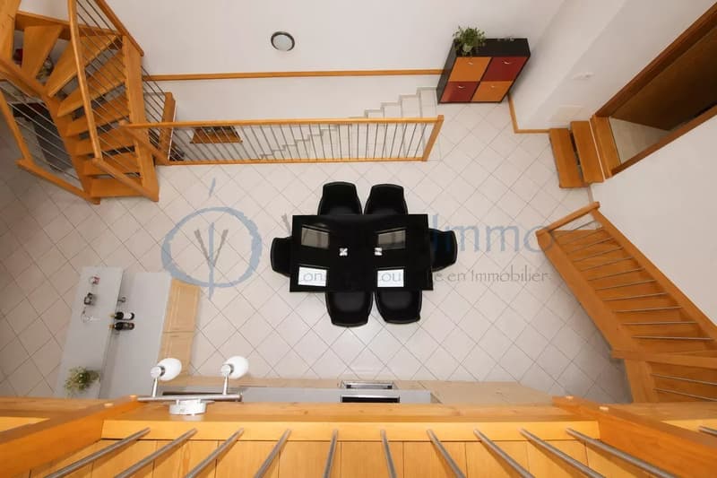 Duplex di carattere con mezzanino e volume cattedrale (4)