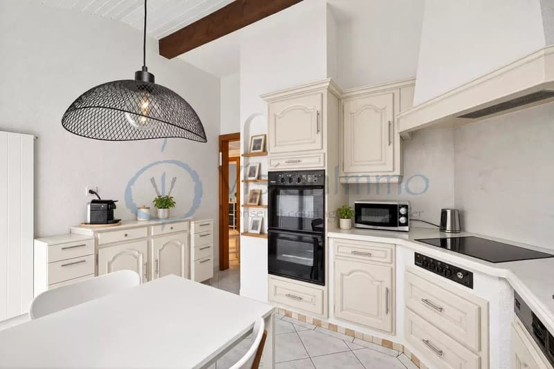Au coeur de Bernex : 113 m² de charme et de beaux volumes (10)