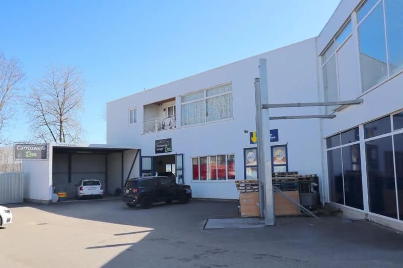 Commercial/Artisanal Building + 4.5 Room Apartment (3)