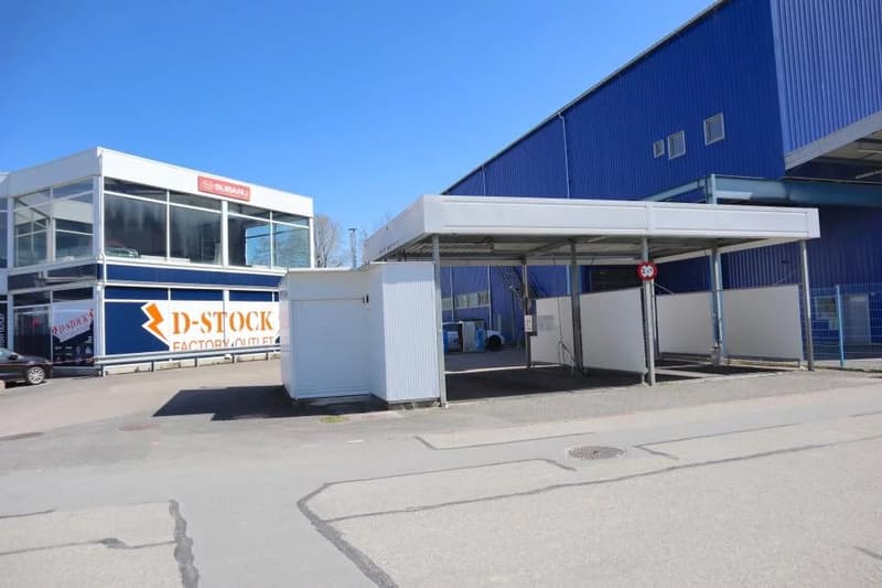 Commercial/Artisanal Building + 4.5 Room Apartment (2)
