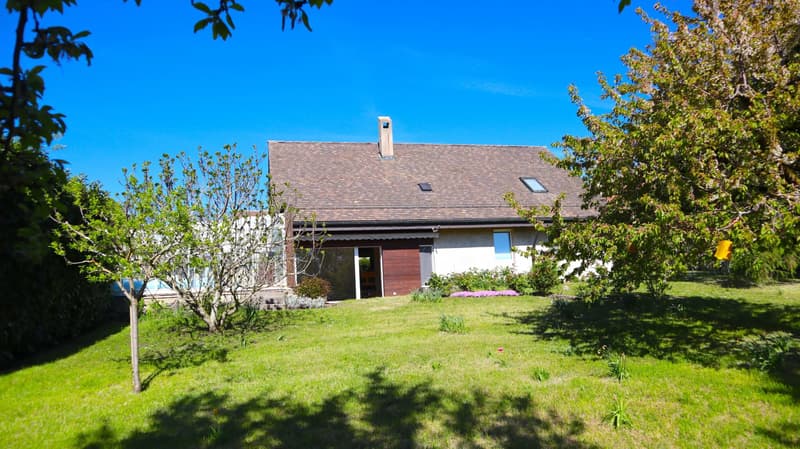 Family villa with 5.5 rooms in Agiez with pool (1)
