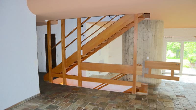 Family villa with 5.5 rooms in Agiez with pool (11)