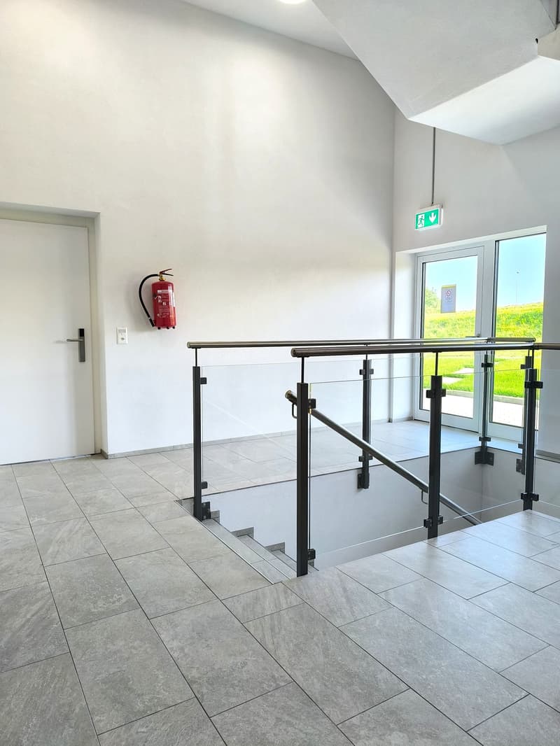 Ihr neuer Gewerbestandort: 89m2 und 420m2 Büroflächen im Edelrohbau mit Terrasse und Aussicht (7)