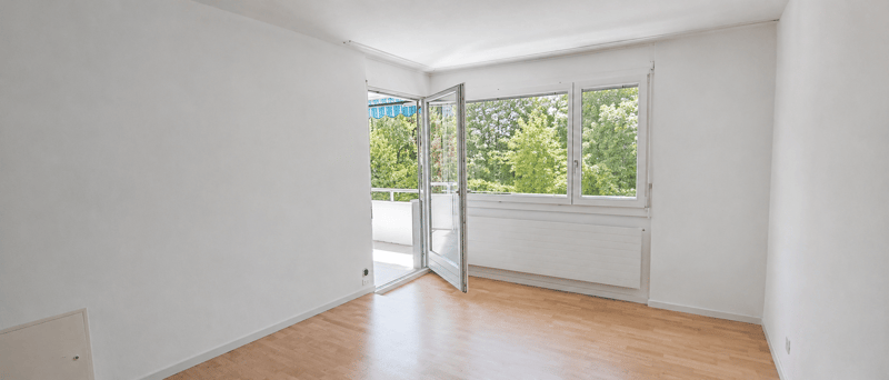 Schlafzimmer mit Balkonzugang