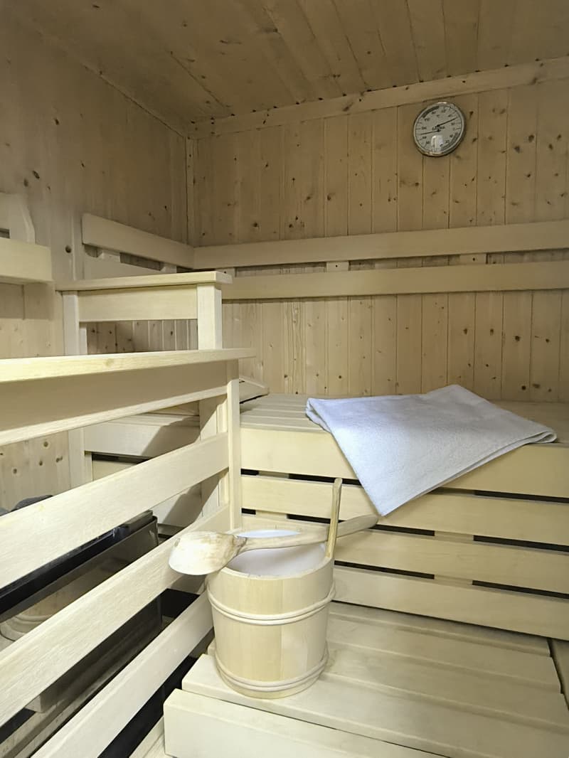 6.5-Zi-Doppeleinfamilienhaus mit Weitsicht, Sauna, 2 Einstellplätzen + 1 Parkplatz (22)