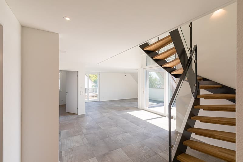 Wunderschöne, moderne Wohnung mit Galerie und Loggia (2)