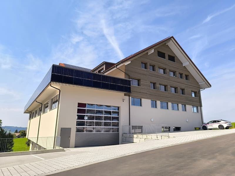 Grosser Wohnmobil-Einstellplatz (Neubau) (1)