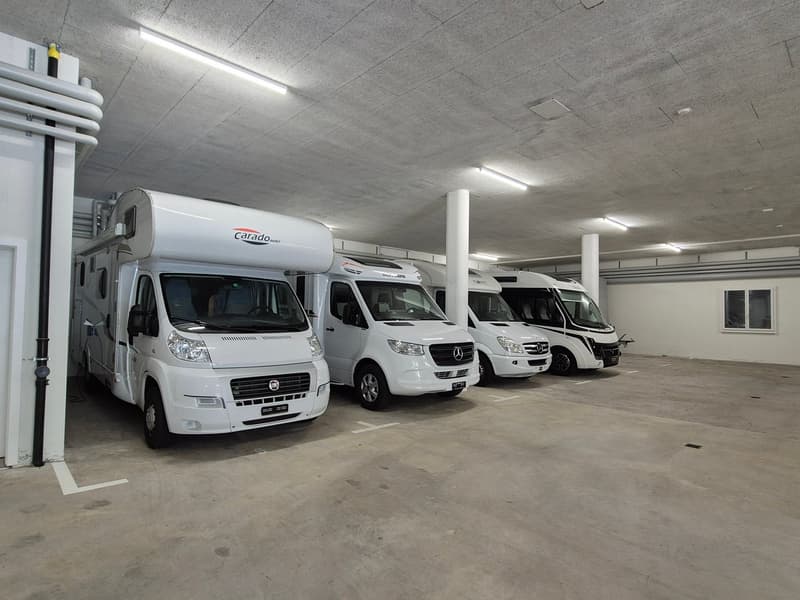 Grosser Wohnmobil-Einstellplatz (Neubau) (3)