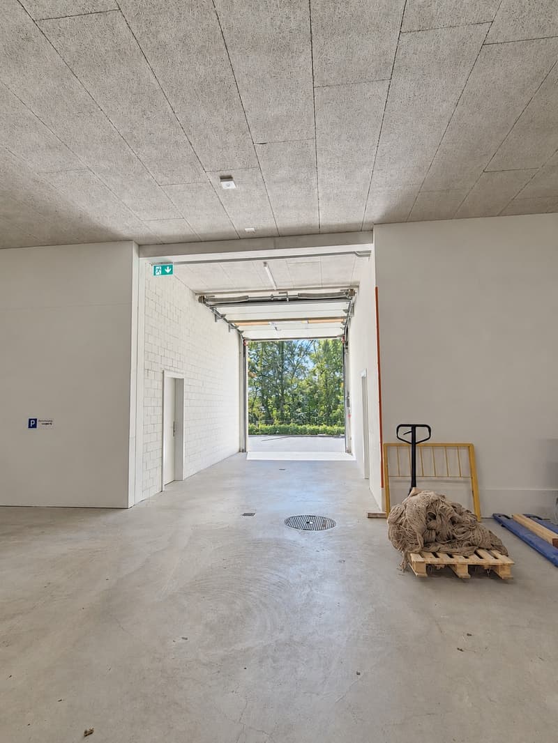 Grosser Wohnmobil-Einstellplatz (Neubau) (4)