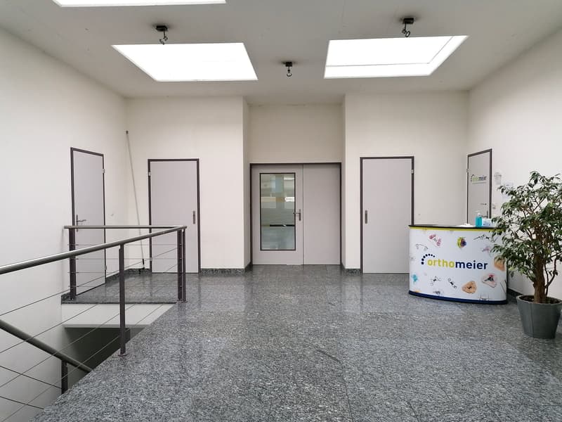 Heller Gewerberaum mit Weitsicht – ideal als Büro, Atelier, Kurs- oder Ausstellungsraum (5)
