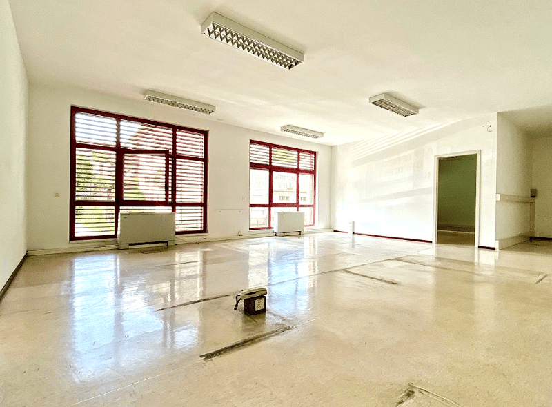 Ufficio con vetrina + 2 posteggi | Centro Mendrisio (8)