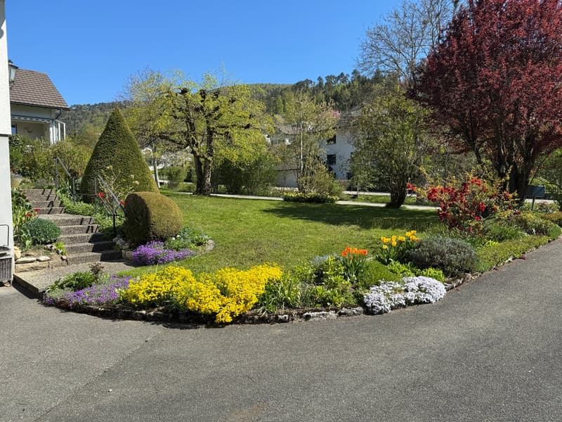 Single-family house with beautiful garden layout in quiet residential area (9)