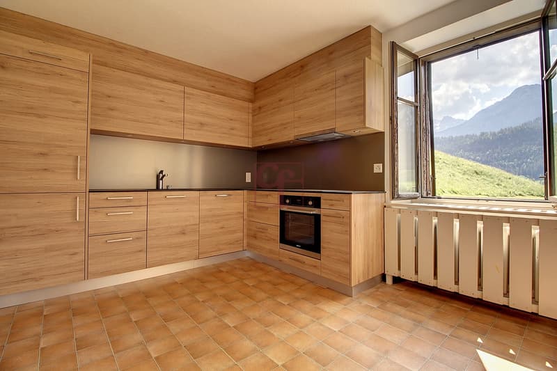 Immeuble mixte en PPE au coeur du village (2)