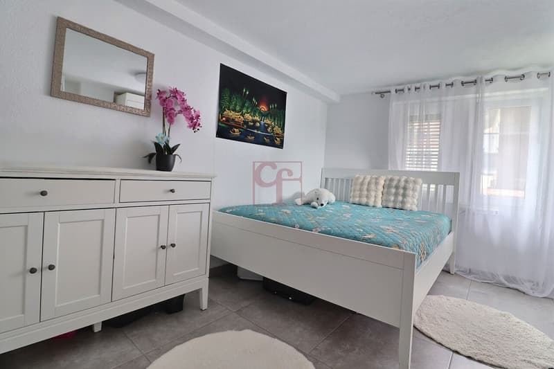 5,5 pièces rénové : chambre à coucher