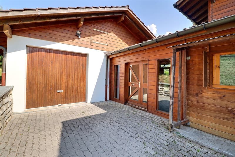 A louer petit chalet de 2.5 pièces grande terrasse (3)