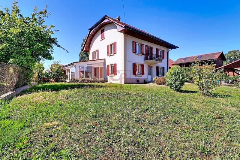 Maison familiale au coeur du village composée de 2 appartements (3)