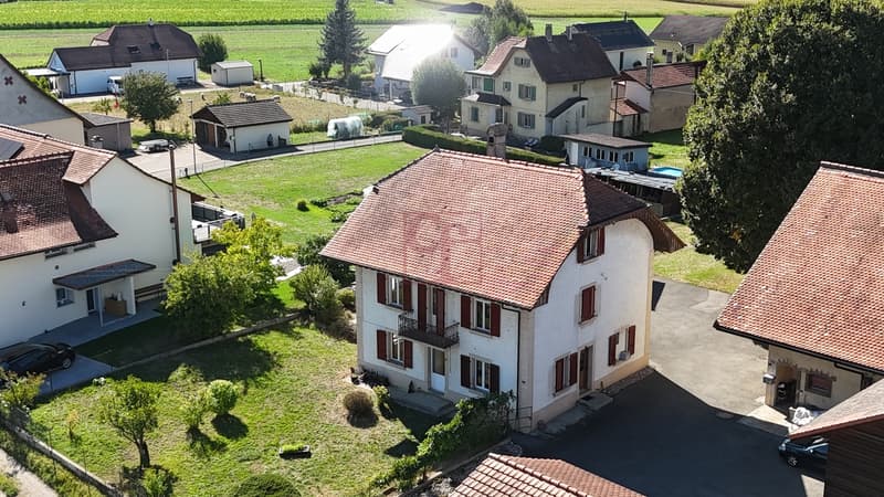 Maison familiale au coeur du village composée de 2 appartements (2)