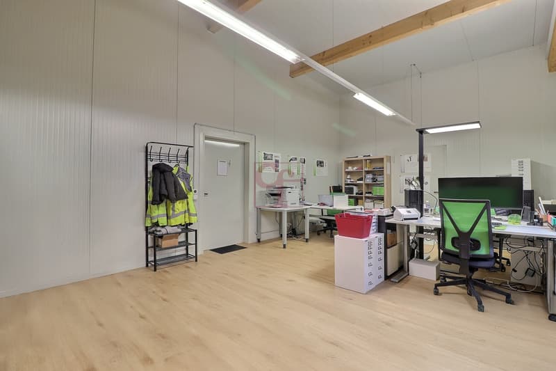 Dépôt-atelier moderne à Enney - Idéalement situé près de Bulle (3)