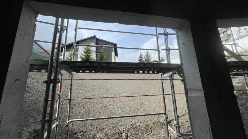 Residence du Glacier in una posizione centrale e tranquilla. T5. La vista da questo appartamento seminterrato è limitata. (11)