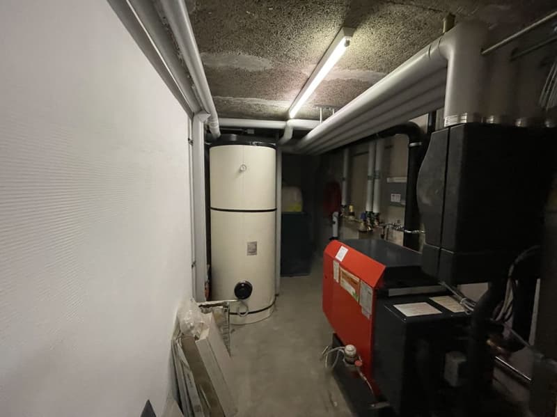 Nouvel appartement 2.5 pièces dans l'un des plus anciens hameaux, Hohnegg, au-dessus de Saas-Fee. Accès sportif depuis le centre du village, Lomatte ou Wildi. Accessible en vélo électrique toute l'année. (10)