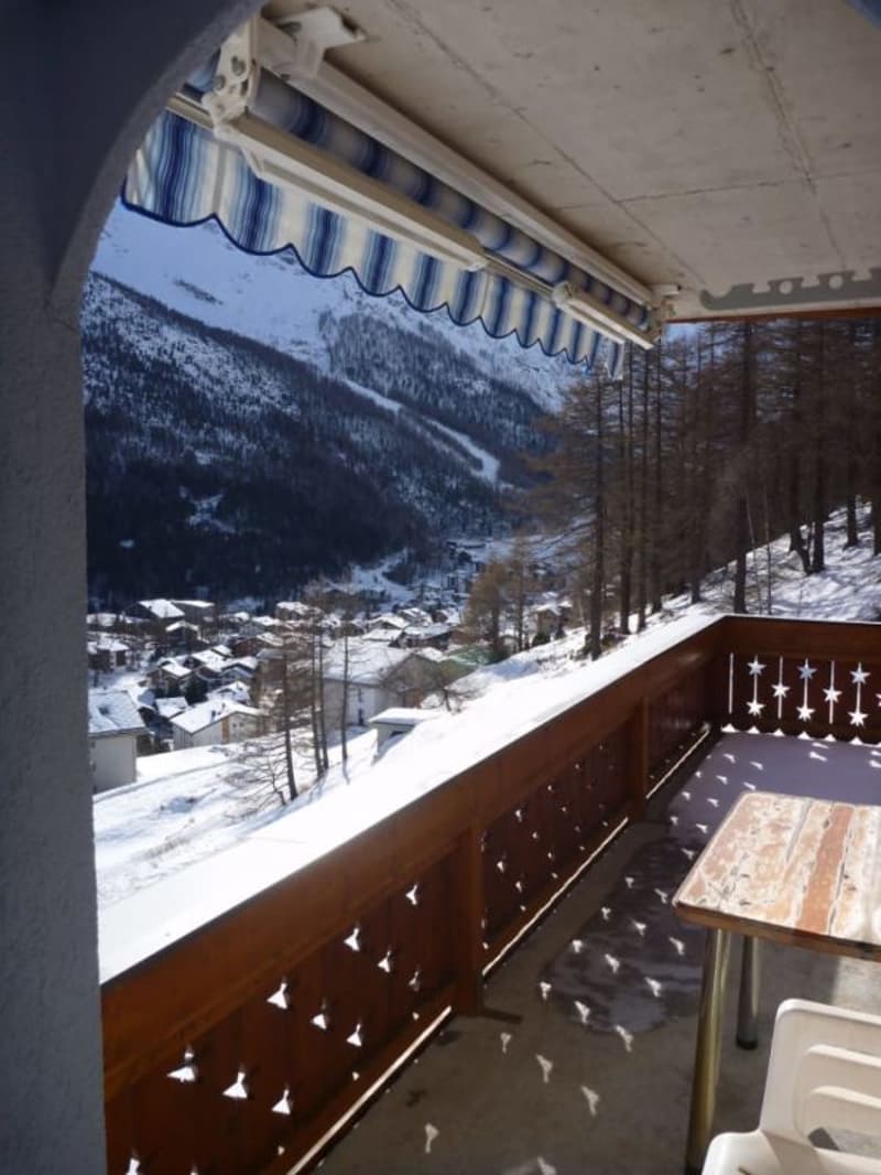 Stella cadente sopra le nuvole con una terrazza unica con vista sul paese e verso l'Italia. (10)