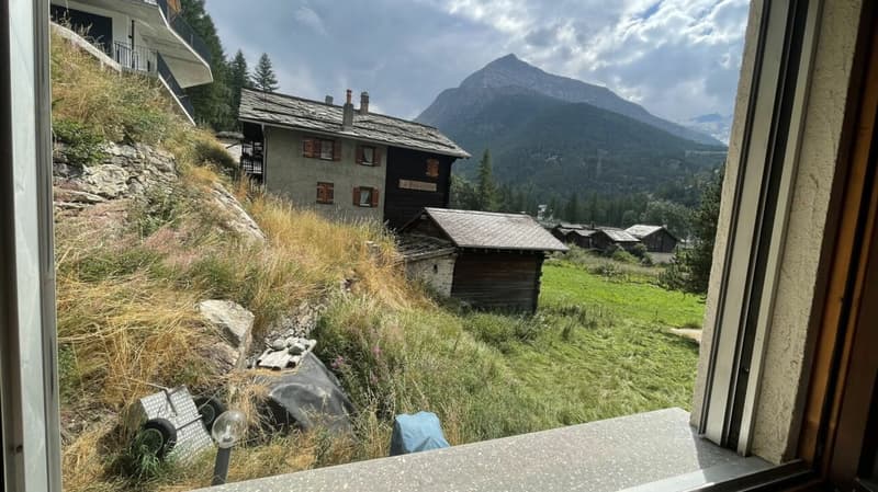 Zen location in Saas-Grund with the E-Skibus without changing to the Alpinexpress with a free view of the Mischabel group. (10)