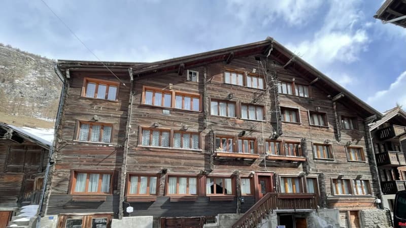 Traditional 2.5 room apartment in an old Valais house (1)