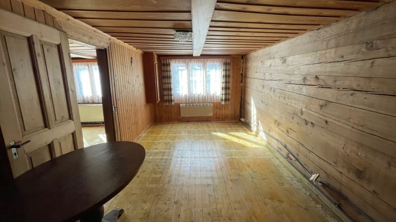 Traditional 2.5 room apartment in an old Valais house (7)