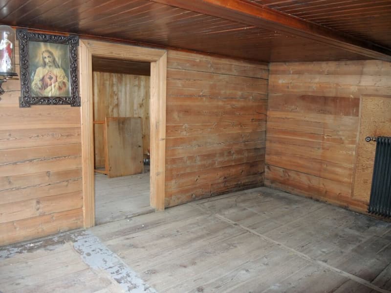 Traditional 2.5 room apartment in an old Valais house (3)