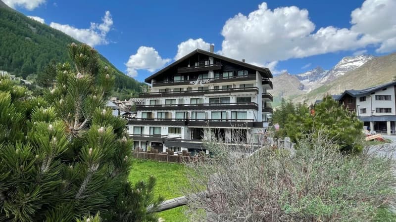Location - Location - Location! Very spacious 3.5 room apartment at Alpin Express. Reserved. (1)