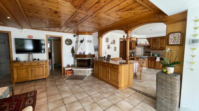 Location - Location - Location! Very spacious 3.5 room apartment at Alpin Express. Reserved. (19)