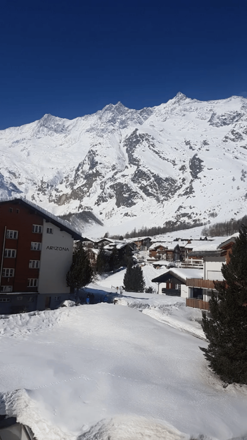 Location - Location - Location! Very spacious 3.5 room apartment at Alpin Express. Reserved. (4)