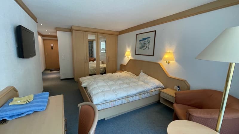 Location - Location - Location! Very spacious 3.5 room apartment at Alpin Express. Reserved. (12)