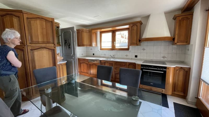 Modern 4.5 room apartment with unobstructed view. 3rd floor south-east with morning and afternoon sun. (8)