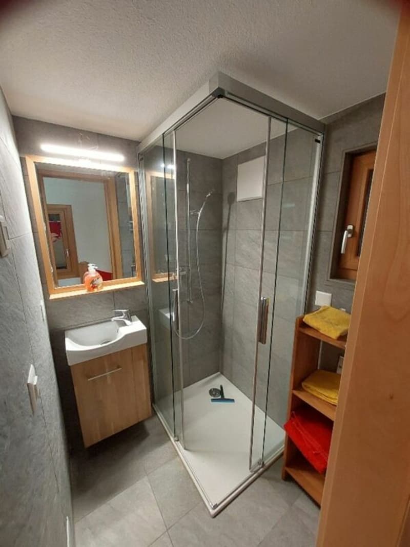 Brand new gem in the sunny Wildi in Saas-Fee. Main residence = place of residence and tax domicile Saas-Fee. (9)