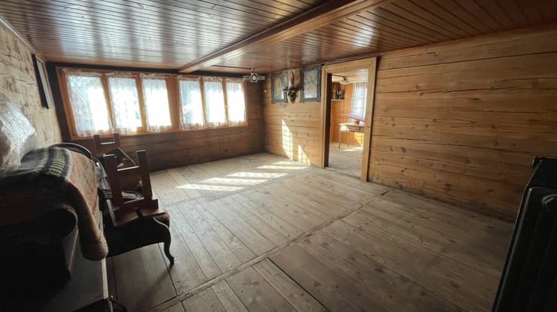 Traditional 2.5 room apartment in an old Valais house. (7)