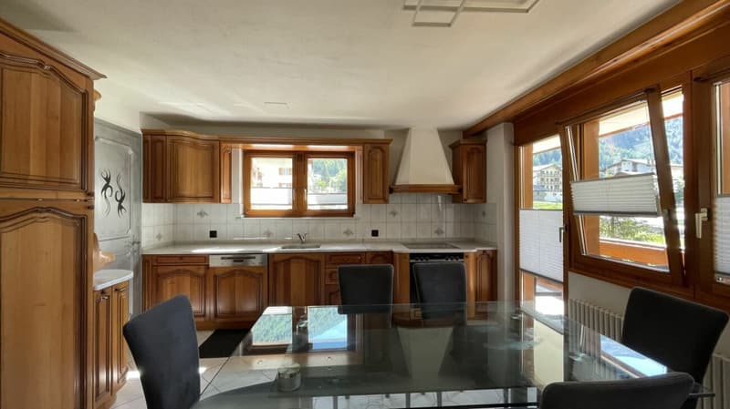 Modern 4.5 room apartment with unobstructed view. 3rd floor south-east with morning and afternoon sun. (10)