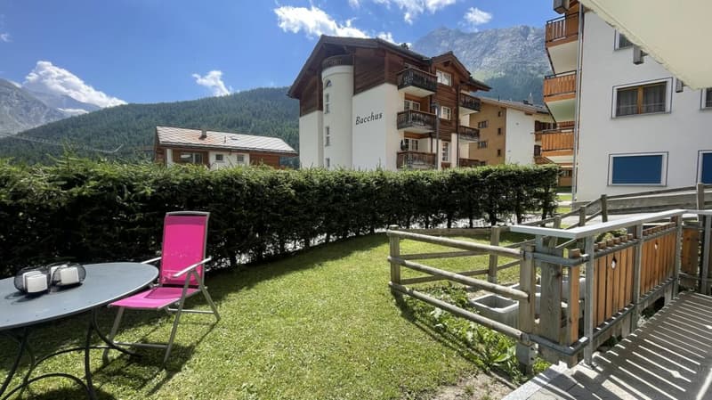 Snowfun B 3.5 bedroom garden apartment 150 meters from Staffelwald, Ski-Lift. Ski in ski out. (13)