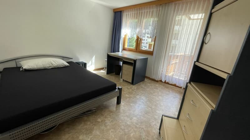 Moderne 4.5 Zimmerwohnung mit unverbautem Blick. 3. Stock Süd-Ost mit Morgen-und Nachmittagsonne. (5)