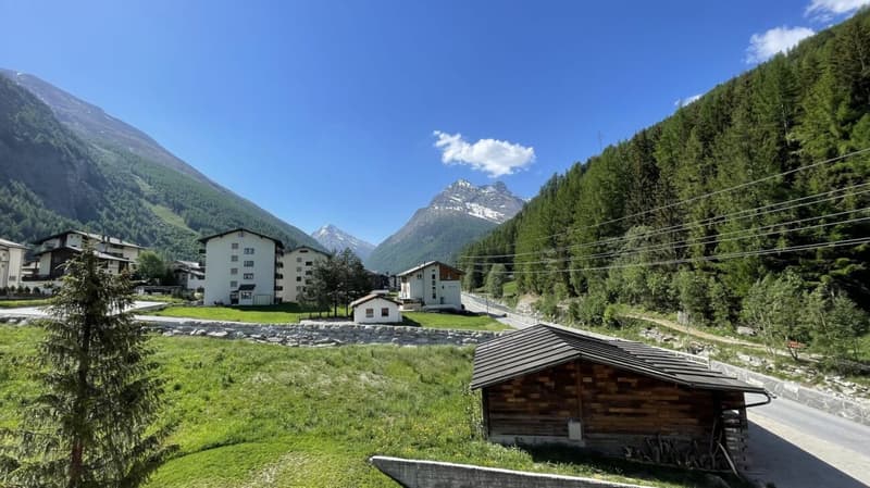Moderne 4.5 Zimmerwohnung mit unverbautem Blick. 3. Stock Süd-Ost mit Morgen-und Nachmittagsonne. (12)