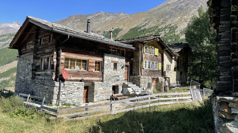 Rustic Valais house in the hamlet of Bodmen in Saas-Fee. (1)