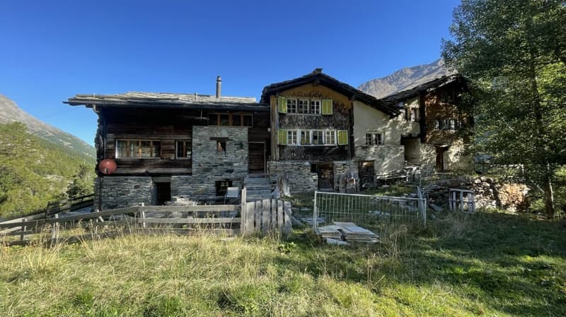 Rustic Valais house in the hamlet of Bodmen in Saas-Fee. (2)