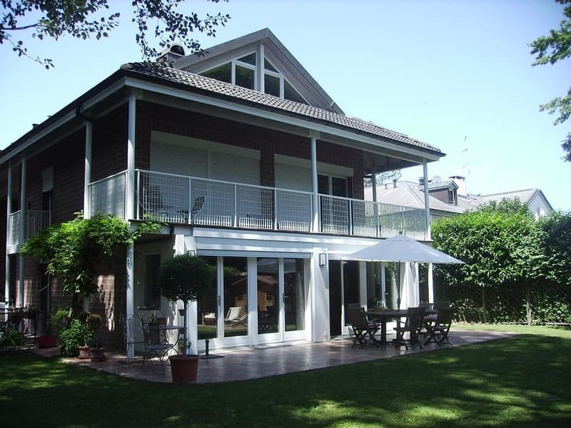 Magnificent single-family house with 6 rooms in Chêne-Bougeries (1)