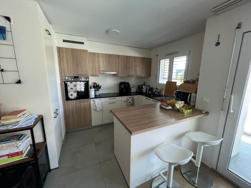 Charmant appartement en attique de 3 pièces à Nyon (2)